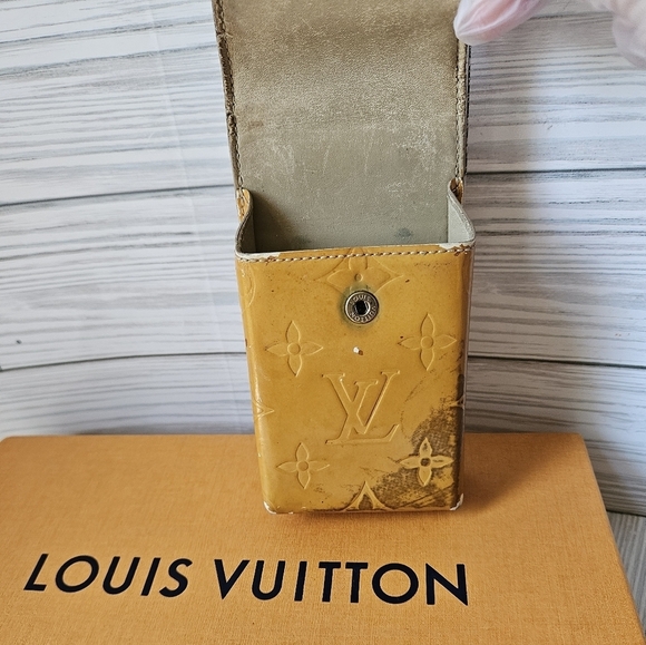 Louis Vuitton Vintage Vernis Patent Leather Monogram Belt Pouch in Mango - Picture 9 of 11